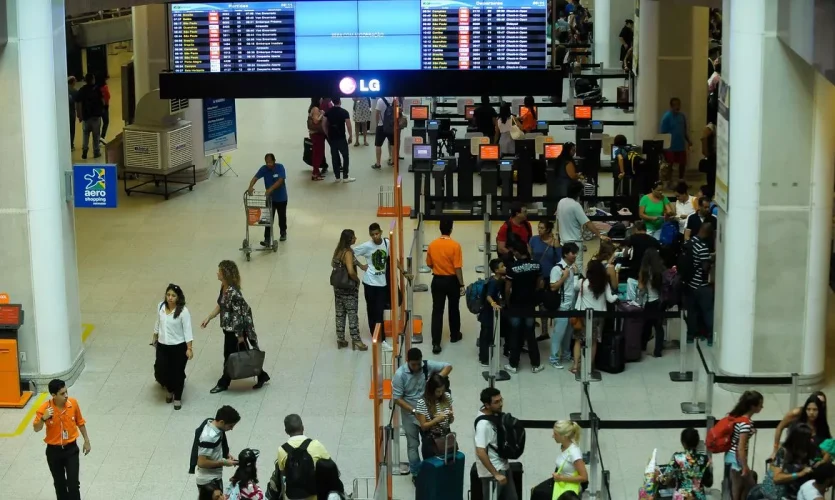 AviaodecolanoSudestecommovimentaodequase10milhesdepassageirosemabril_0107714001748566171.webp