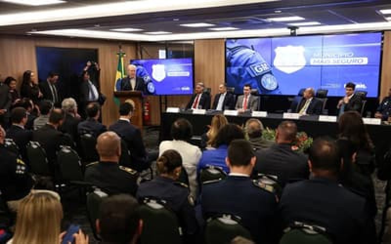 GovernoanunciamaisdeR170milhespeloProgramaMunicpioMaisSeguroGuardasmunicipaisseroreforadas_0920038001761205745.jpeg GovernoanunciamaisdeR170milhespeloProgramaMunicpioMaisSeguroGuardasmunicipaisseroreforadas_0920038001761205745.jpeg