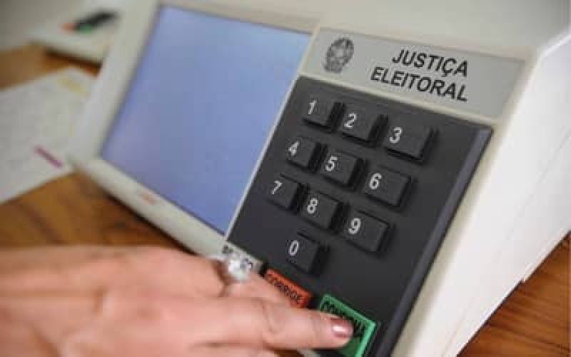 LulalideranoNordesteenquantoFlvioBolsonaromantmvantagemnoSuleSudeste_0220616001786435265.jpeg