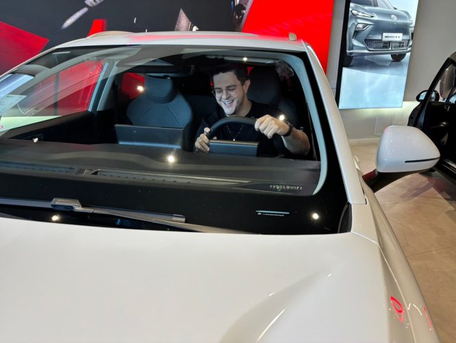 Influenciador Eldo Gomes apresenta conteúdo sobre carros