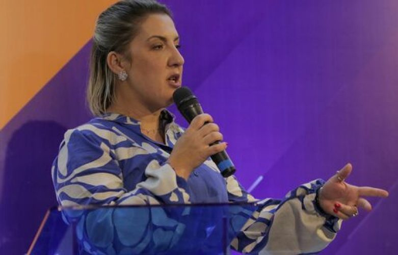 Após tomar posse como presidente da Caixa Economica Federal, Daniella Marques, participa de coletiva de imprensa