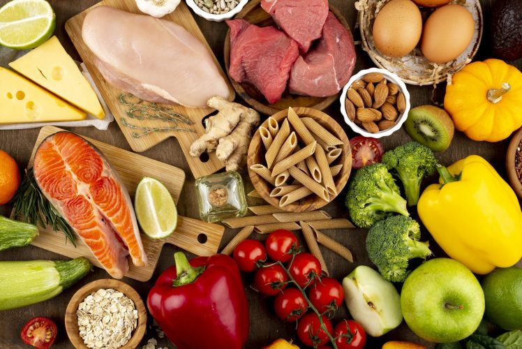 delicioso-arranjo-de-grupos-de-comida
