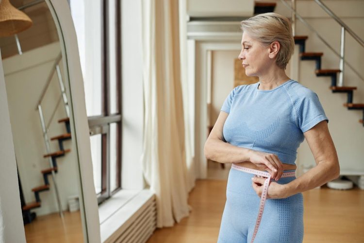 Climatério e menopausa podem dificultar a perda de peso