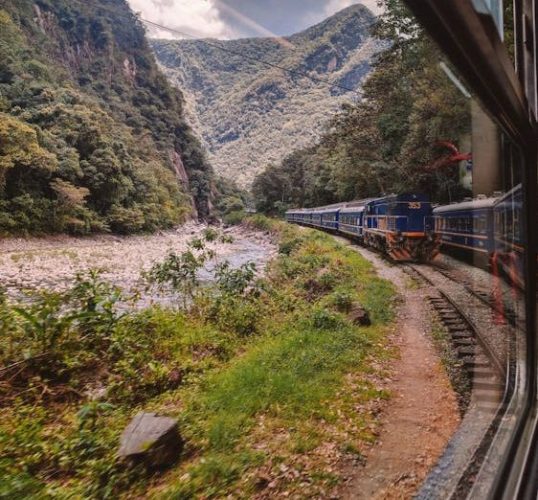 free-photo-of-montanhas-trem-colinas-montes