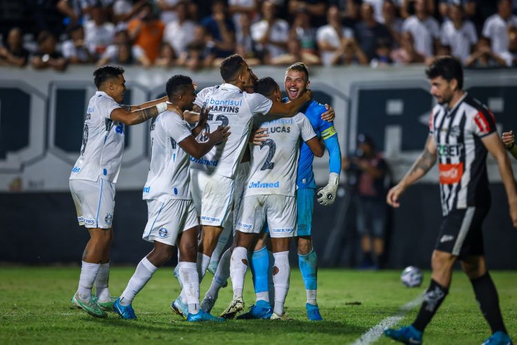 lg-noticias-em-jogo-emocionante--gra-mio-vence-nos-pa-naltis-e-avana-a-de-fase-na-copa-do-brasil-42652