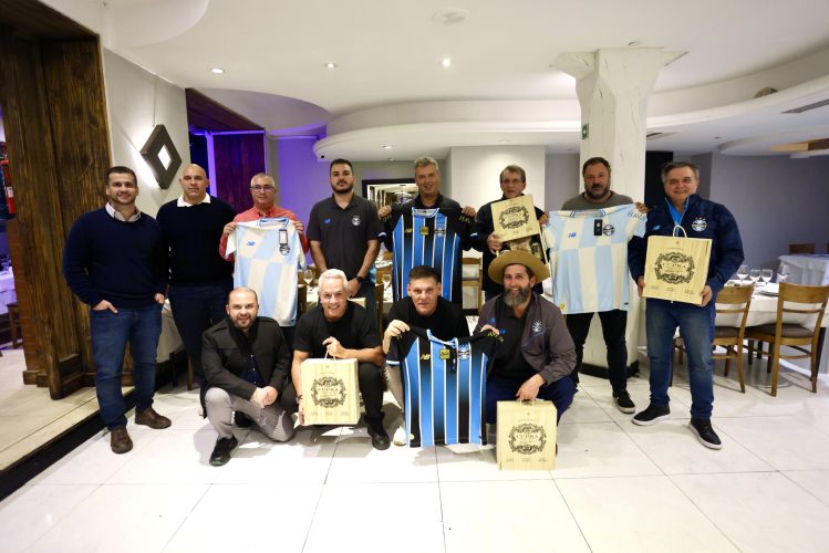 lg-noticias-gra-mio-e-deportivo-riestra-realizam-jantar-de-reciprocidade-em-buenos-aires-47455