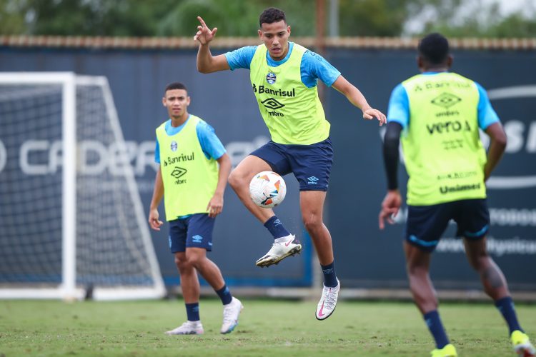 lg-noticias-gra-mio-faz-a-ltimo-treino-antes-de-viagem-para-argentina-39501