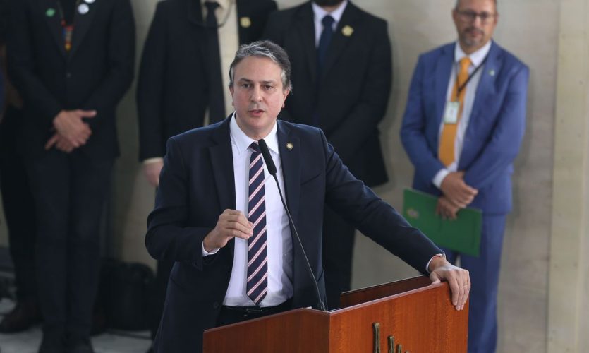 Brasília (DF) 16/02/2023 –  O ministro de Estado da Educação,Camilo Santana fala durante Cerimônia de anúncio dos novos valores e da expansão das bolsas CAPES, CNPq e do Programa de Bolsa Permanência (MEC): Foto Valter Campanato: Agência Brasil.
