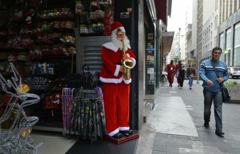 São Paulo - Comércio do centro da capital se prepara para as vendas de Natal (Rovena Rosa/Agência Brasil)