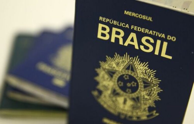 Passaporte brasileiro.
